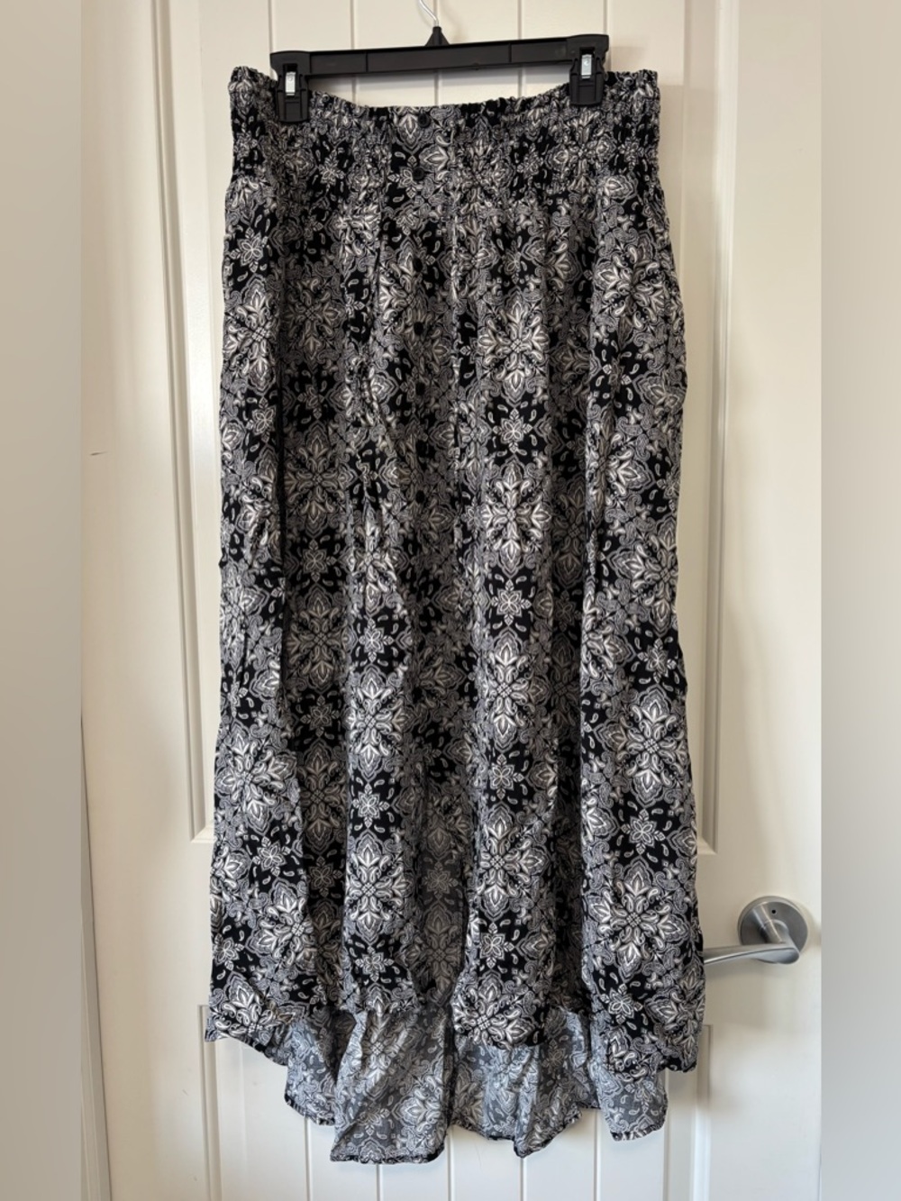 Torrid Black and White Floral Maxi Skirt